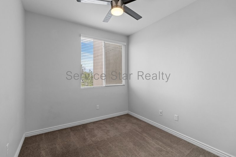 Amazing and spacious 3 bed 2 Bath with garage and yard. property image