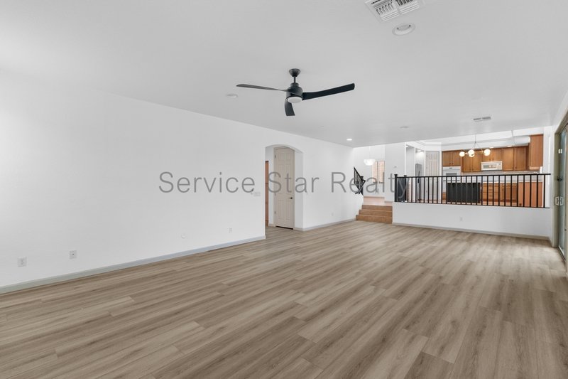 Spacious 5-Bedroom Home with Private Pool & Putting Green in New River property image