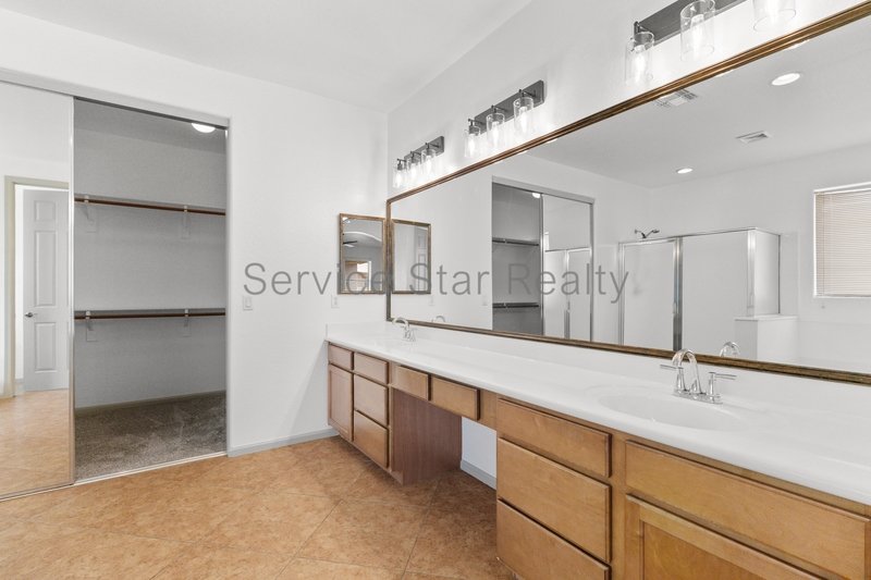 Spacious 5-Bedroom Home with Private Pool & Putting Green in New River property image