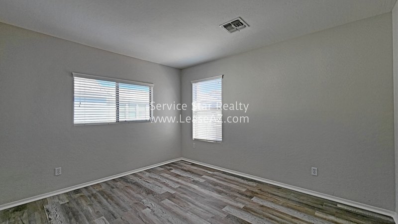 Great Gilbert Home Available Now at Val Vista and Williams Field property image