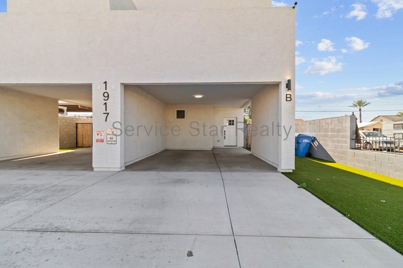 Modern 3-Bed Home Near Downtown Phoenix | Stylish Upgrades & No HOA! property image