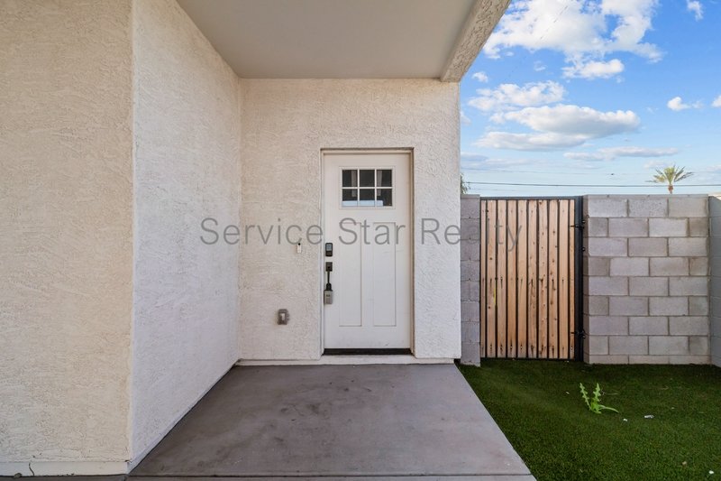 Modern 3-Bed Home Near Downtown Phoenix | Stylish Upgrades & No HOA! property image