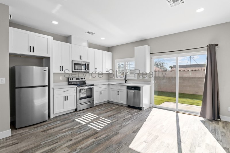 Modern 3-Bed Home Near Downtown Phoenix | Stylish Upgrades & No HOA! property image