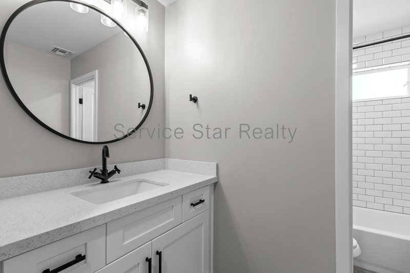 Modern 3-Bed Home Near Downtown Phoenix | Stylish Upgrades & No HOA! property image