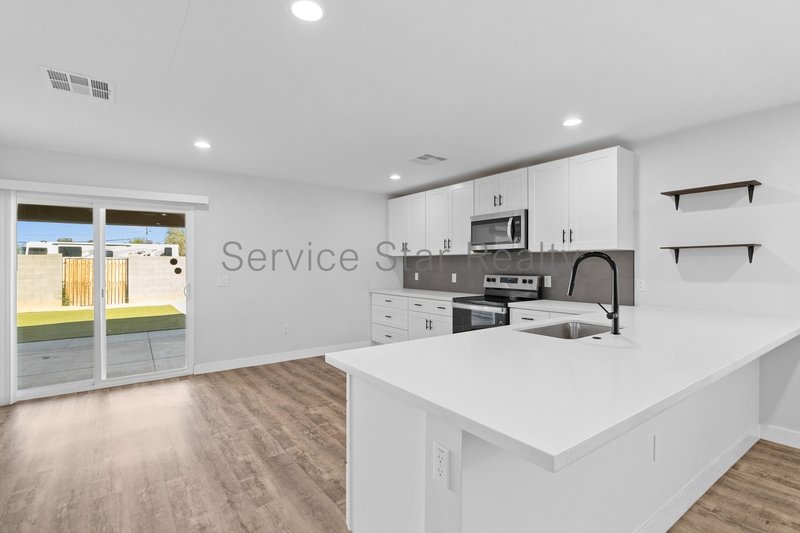 Modern 3 Bed / 2 Bath Home Built in 2021 ? Pet Friendly Backyard! property image