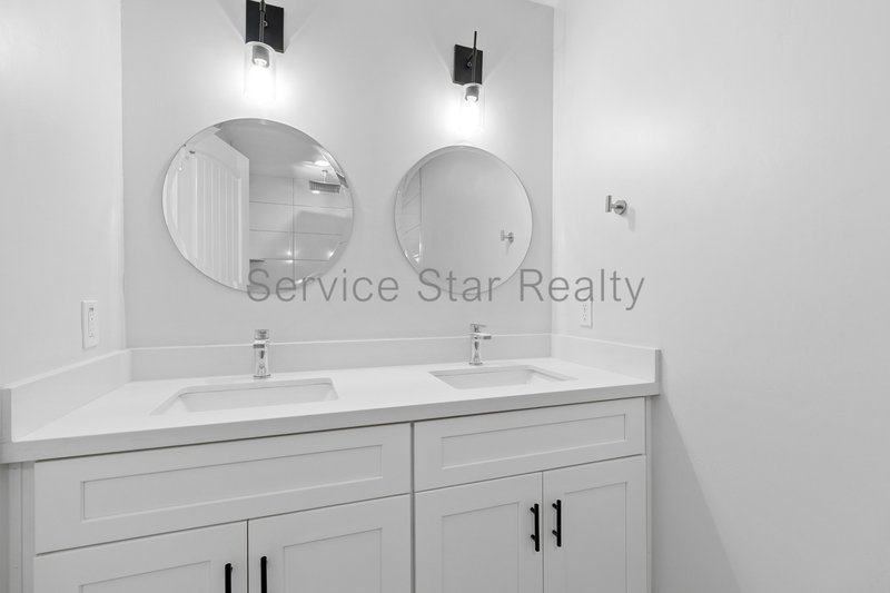 Modern 3 Bed / 2 Bath Home Built in 2021 ? Pet Friendly Backyard! property image