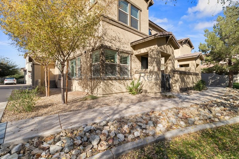 $750 OFF MOVE IN COSTS!!!  Great 3BR/3BA in Goodyear! property image