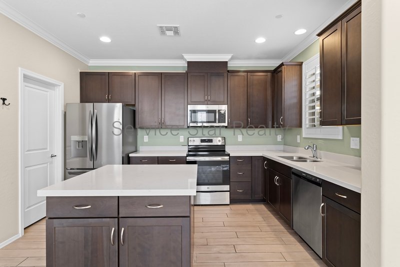 $750 OFF MOVE IN COSTS!!!  Great 3BR/3BA in Goodyear! property image