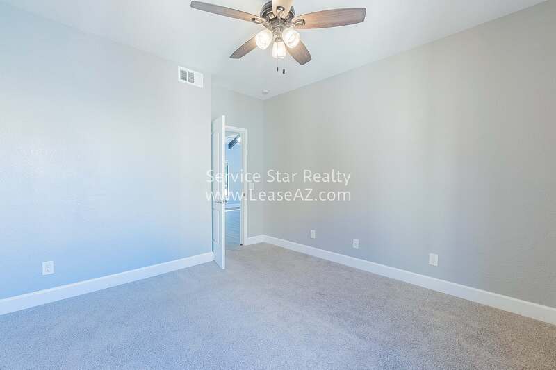 LAKE VIEW CONDO - 3Bed/2Bath! property image