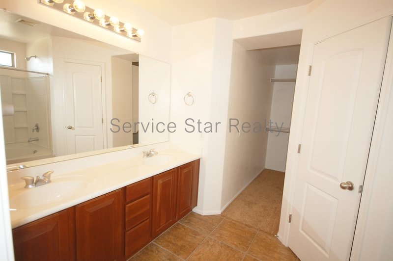 **MOVE IN SPECIAL -- 2 WEEKS FREE RENT!!** property image