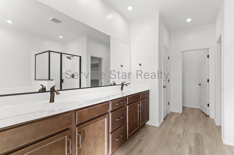 Brand New 4 Bed, 2.5 Bath | Modern Finishes in Litchfield Park property image