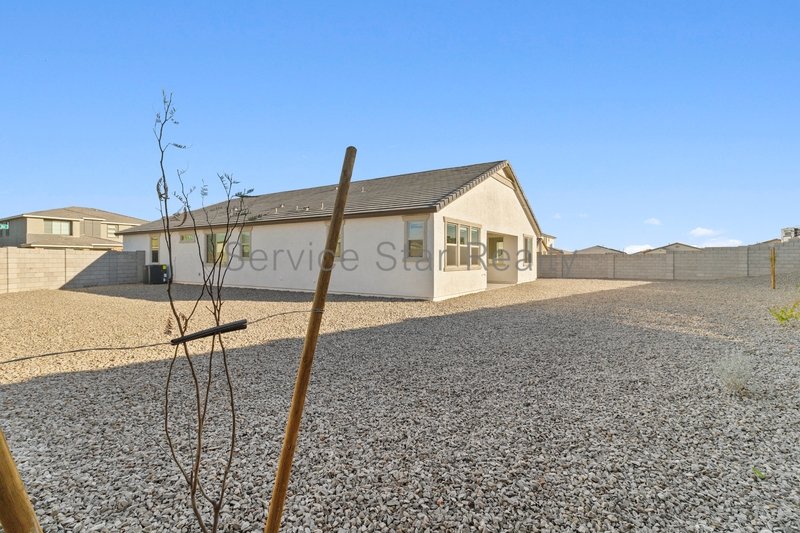 Brand New 4 Bed, 2.5 Bath | Modern Finishes in Litchfield Park property image