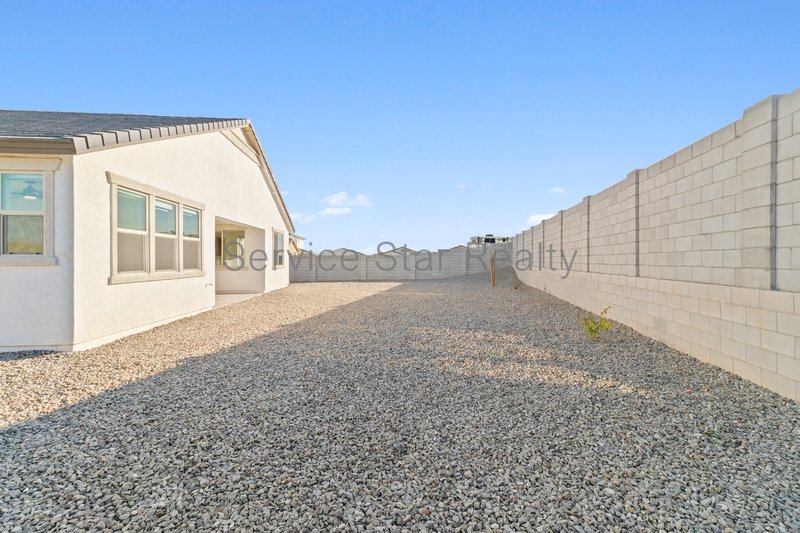 Brand New 4 Bed, 2.5 Bath | Modern Finishes in Litchfield Park property image