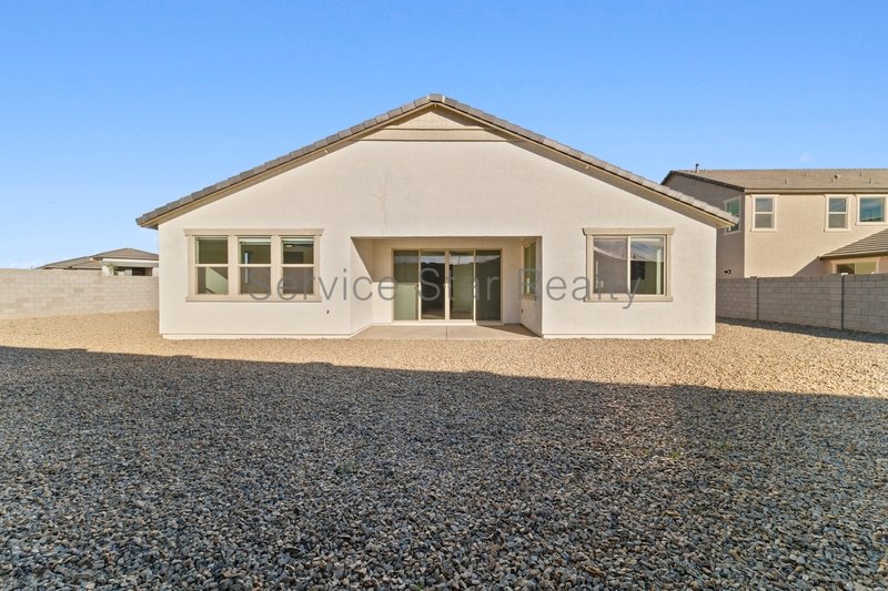 Brand New 4 Bed, 2.5 Bath | Modern Finishes in Litchfield Park property image