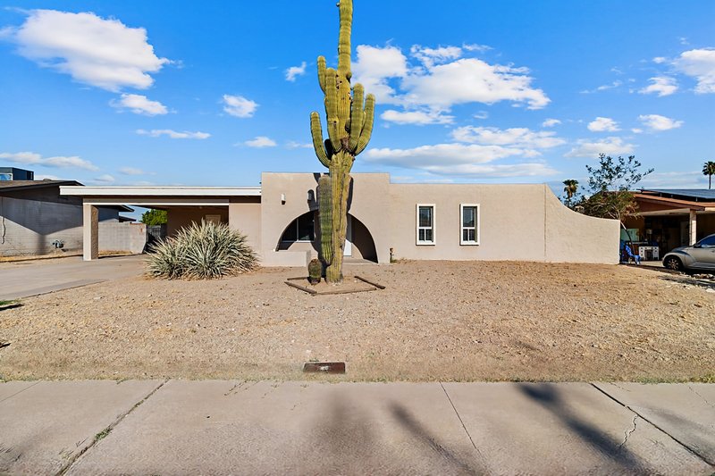 Coming Soon! Charming 3+2 Paradise Valley West property image