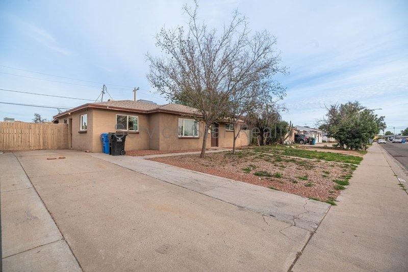 Remodeled 4BR 2BA Phoenix Home w/ Sparkling POOL!!! property image