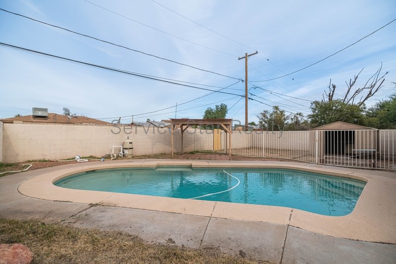 Remodeled 4BR 2BA Phoenix Home w/ Sparkling POOL!!! property image