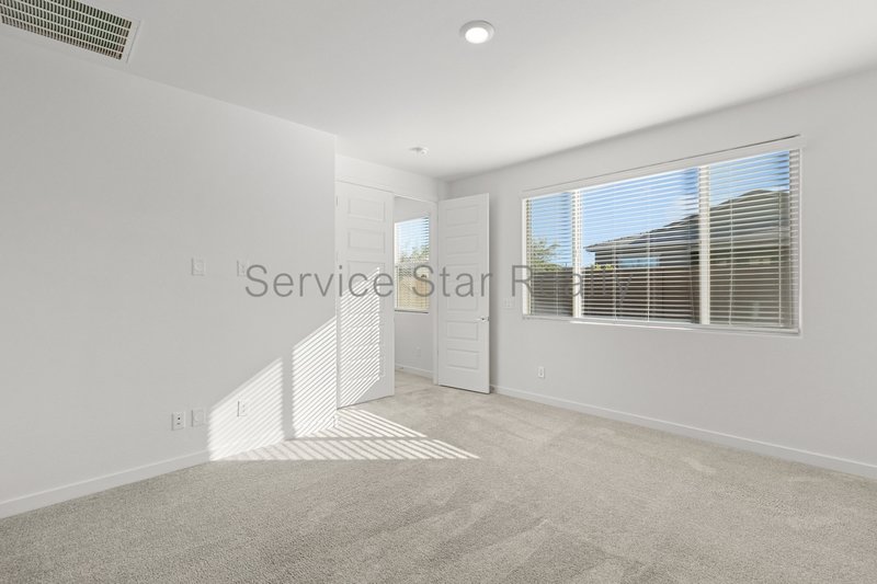 Gorgeous 4-Bed Home in Copperleaf! property image