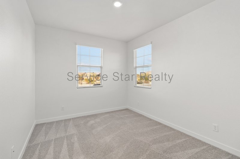 Gorgeous 4-Bed Home in Copperleaf! property image