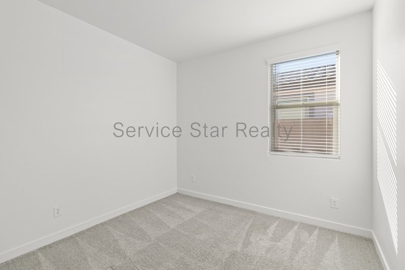 Gorgeous 4-Bed Home in Copperleaf! property image