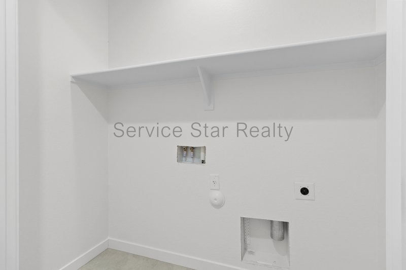 Gorgeous 4-Bed Home in Copperleaf! property image