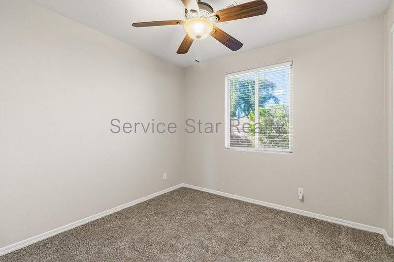 Immaculate 3 bed 2 bath with Den Home in Cortile property image