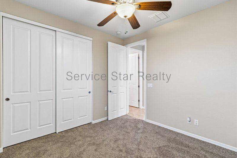 Immaculate 3 bed 2 bath with Den Home in Cortile property image