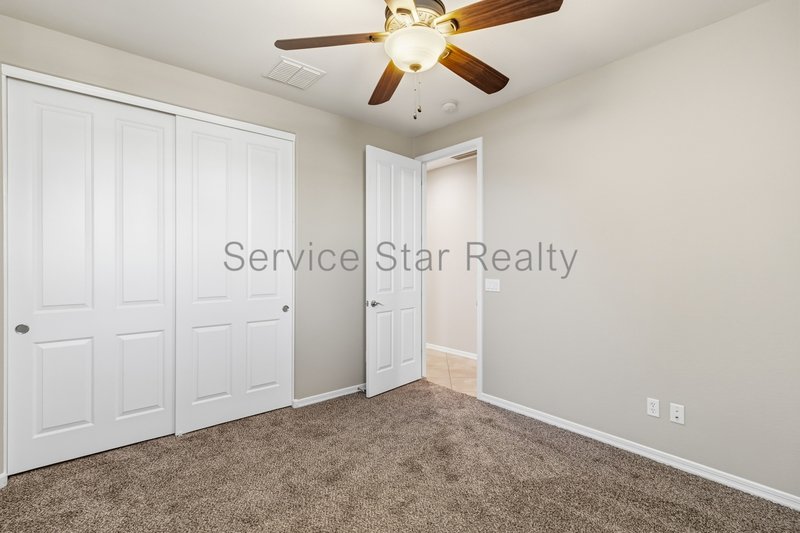 Immaculate 3 bed 2 bath with Den Home in Cortile property image