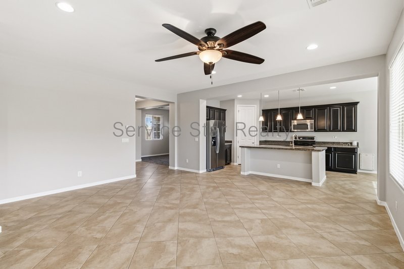 Immaculate 3 bed 2 bath with Den Home in Cortile property image