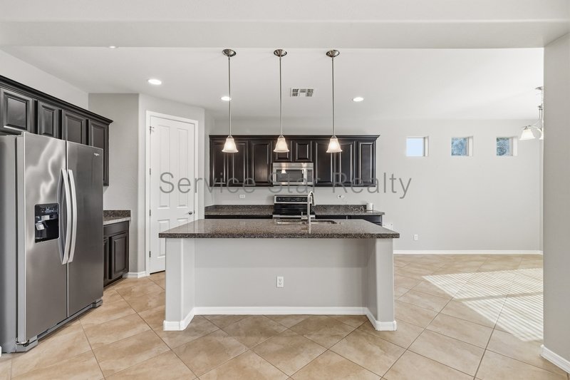 Immaculate 3 bed 2 bath with Den Home in Cortile property image