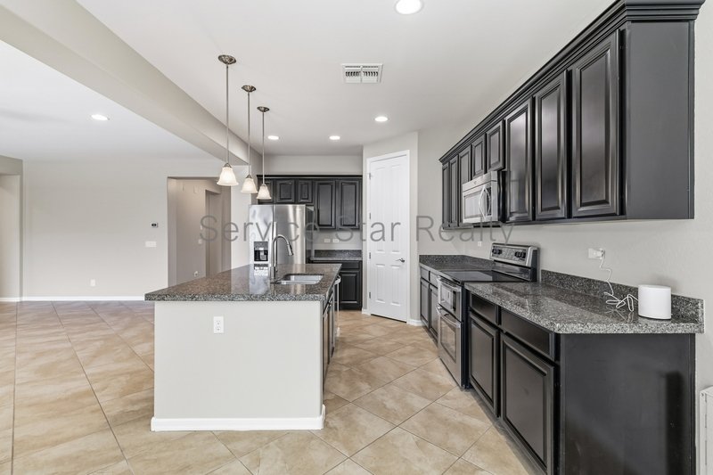 Immaculate 3 bed 2 bath with Den Home in Cortile property image