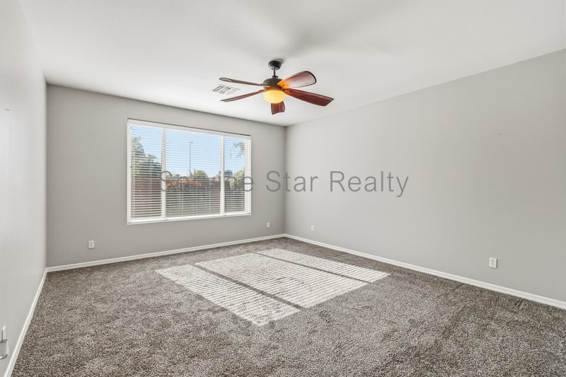 Immaculate 3 bed 2 bath with Den Home in Cortile property image