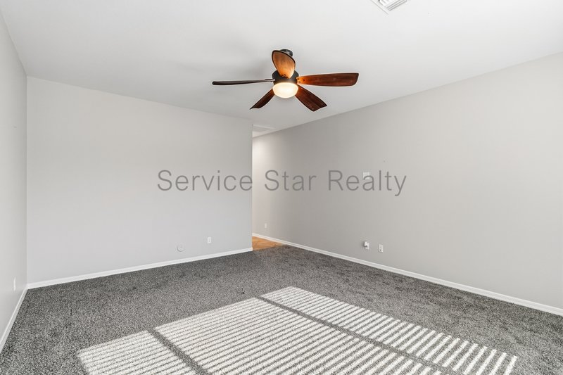 Immaculate 3 bed 2 bath with Den Home in Cortile property image