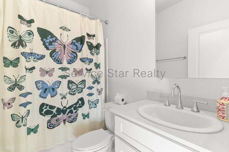 Beautiful 3-Bedroom Home in Convenient Glendale Community property image