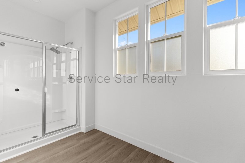 Beautiful 3-Bedroom Home in Convenient Glendale Community property image