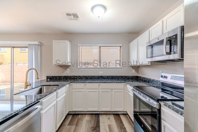 Remodeled 4 bedroom, 2.5 bath in Phoenix!! property image