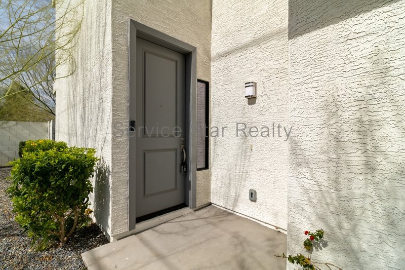 Modern 3-Bedroom Townhome with Loft & Community Pool ? 2 Car Garage! property image