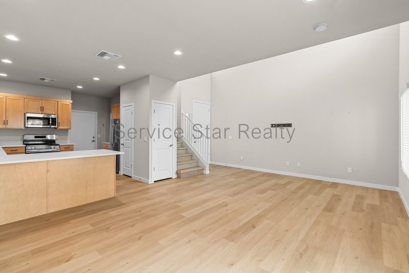 Modern 3-Bedroom Townhome with Loft & Community Pool ? 2 Car Garage! property image