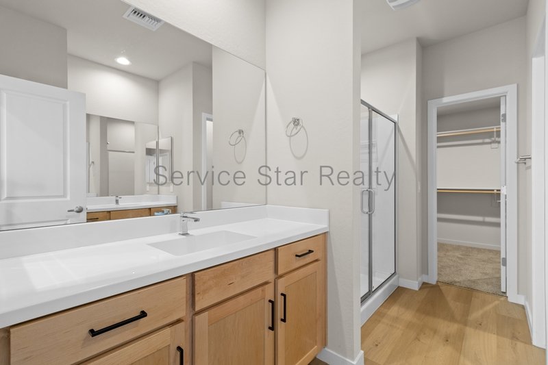 Modern 3-Bedroom Townhome with Loft & Community Pool ? 2 Car Garage! property image