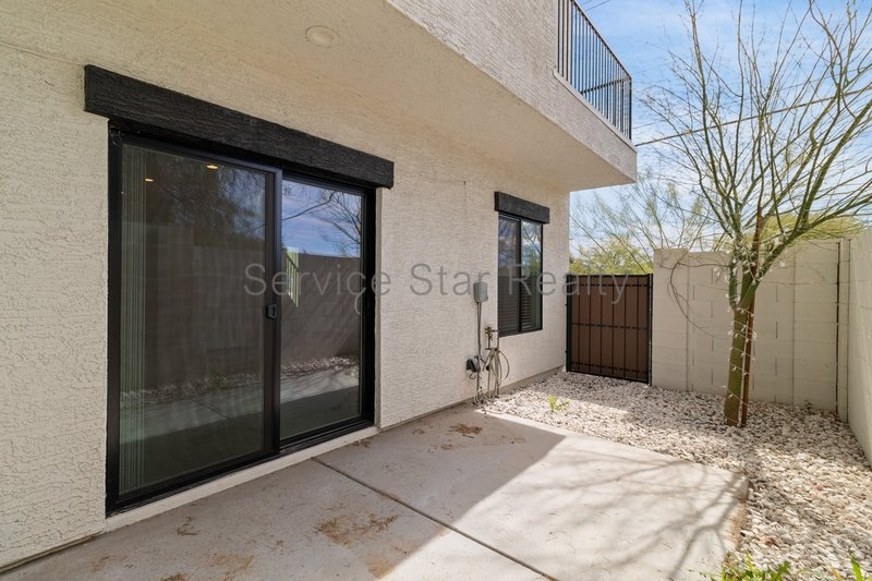 Modern 3-Bedroom Townhome with Loft & Community Pool ? 2 Car Garage! property image