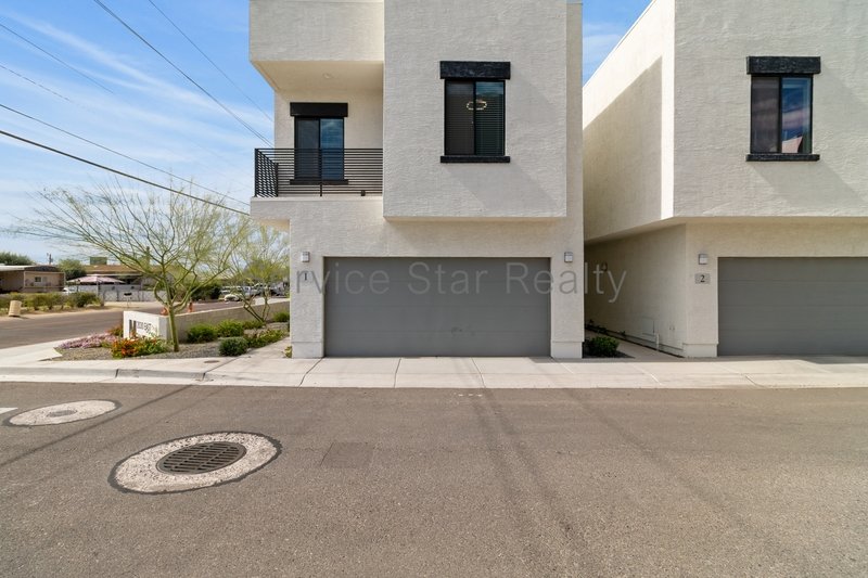 Modern 3-Bedroom Townhome with Loft & Community Pool ? 2 Car Garage! property image