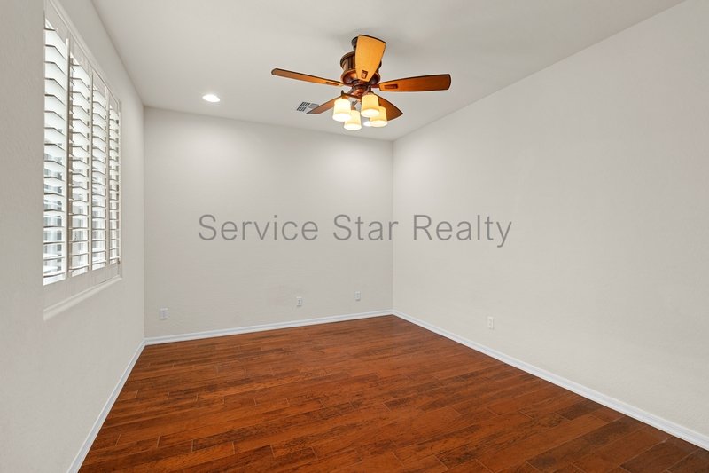 Stunning Oversized North Phoenix Home - Near Desert Ridge! property image