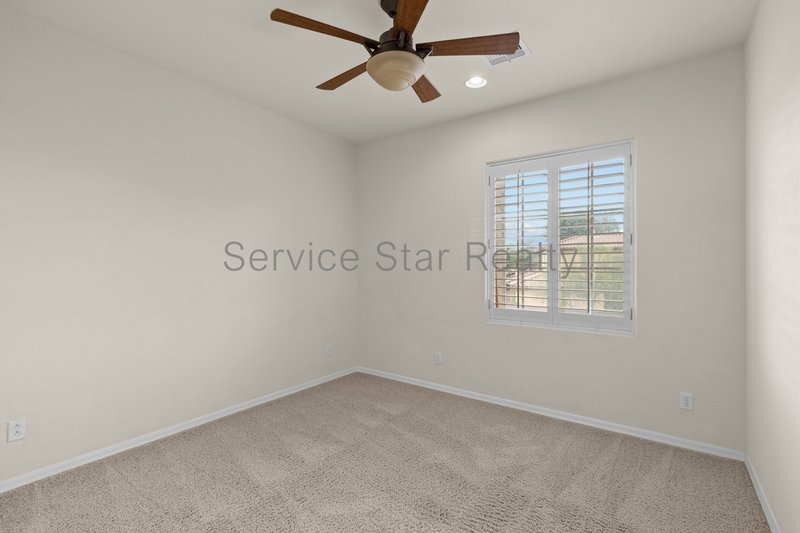 Stunning Oversized North Phoenix Home - Near Desert Ridge! property image