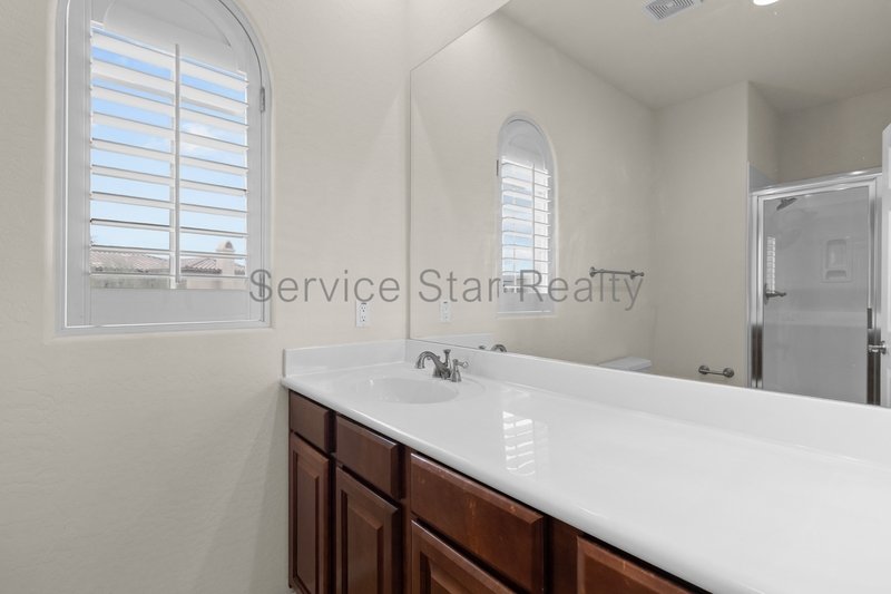 Stunning Oversized North Phoenix Home - Near Desert Ridge! property image