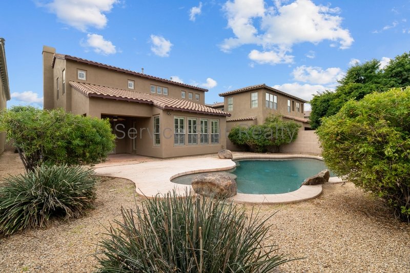 Stunning Oversized North Phoenix Home - Near Desert Ridge! property image