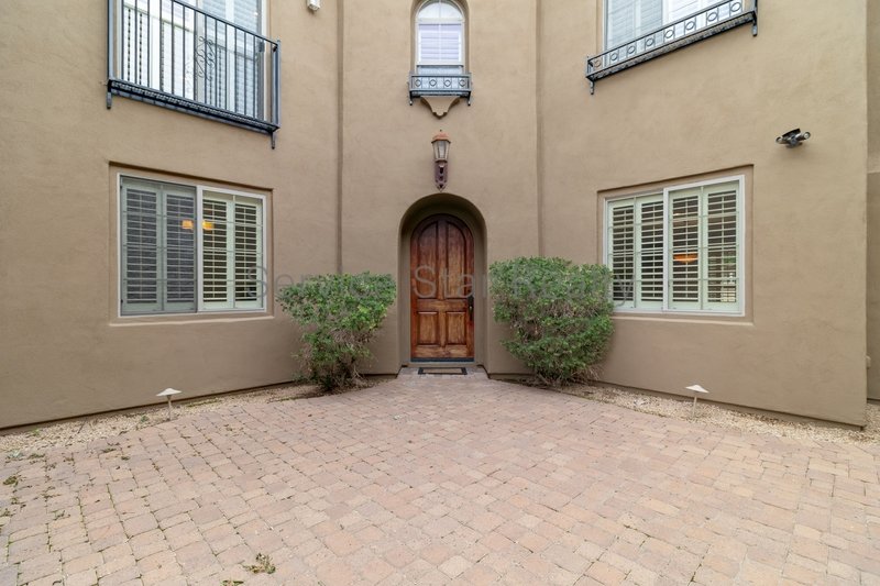 Stunning Oversized North Phoenix Home - Near Desert Ridge! property image