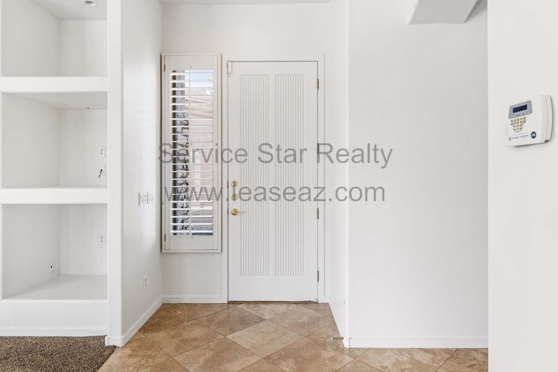 SOUTH PHOENIX  FABULOUS 3BD located in The Pines Gated Community! property image