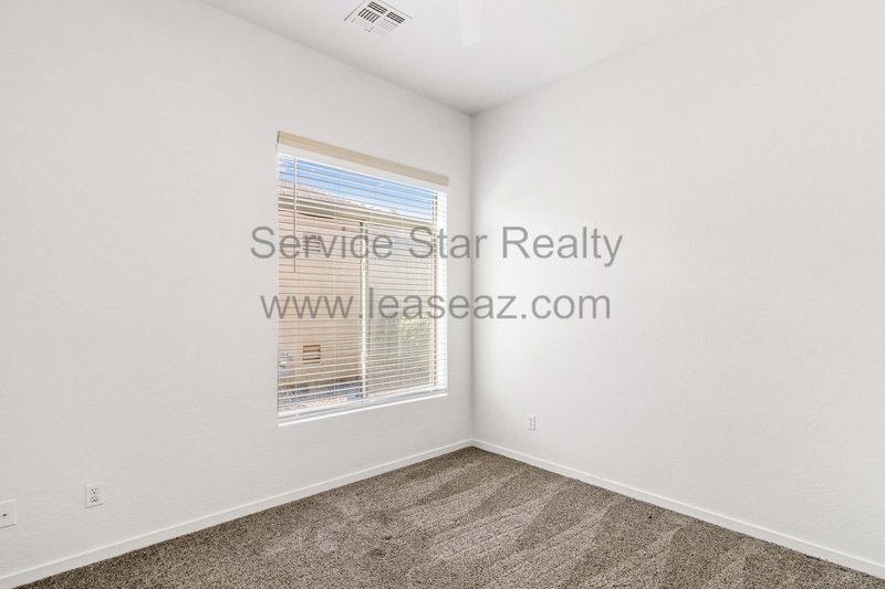 SOUTH PHOENIX  FABULOUS 3BD located in The Pines Gated Community! property image