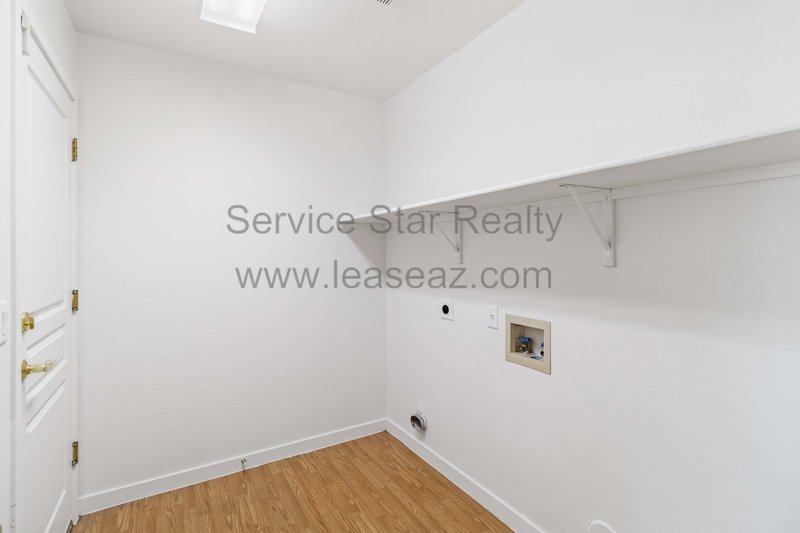 SOUTH PHOENIX  FABULOUS 3BD located in The Pines Gated Community! property image