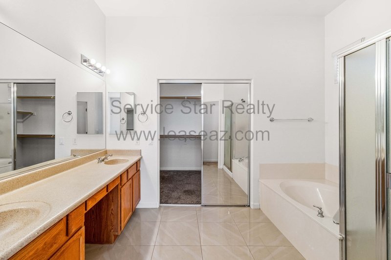 SOUTH PHOENIX  FABULOUS 3BD located in The Pines Gated Community! property image